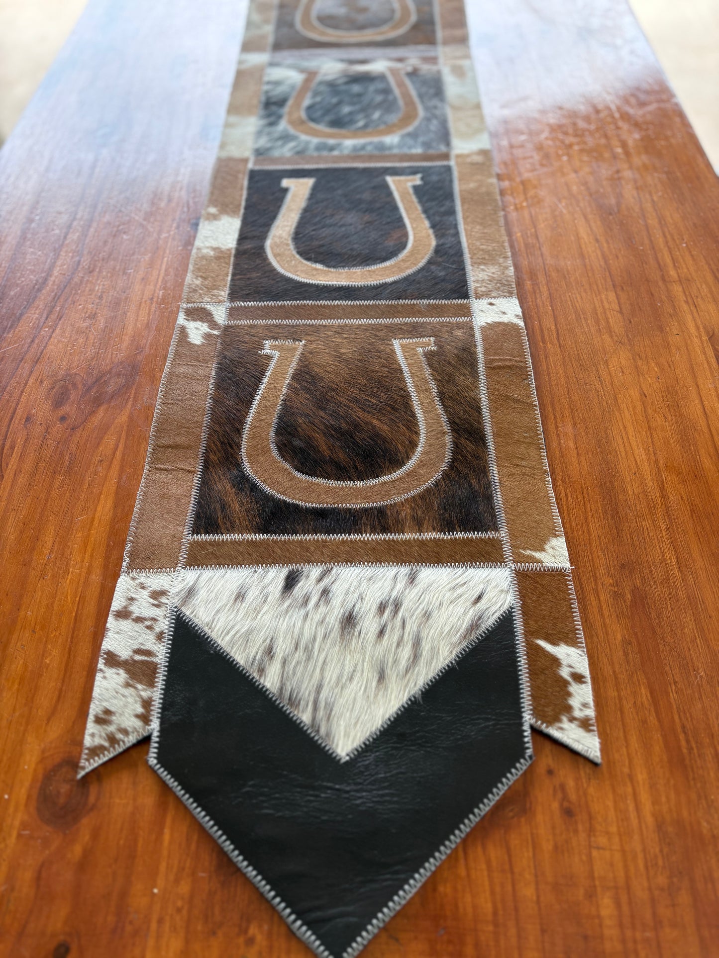 Table Runner - Horseshoe