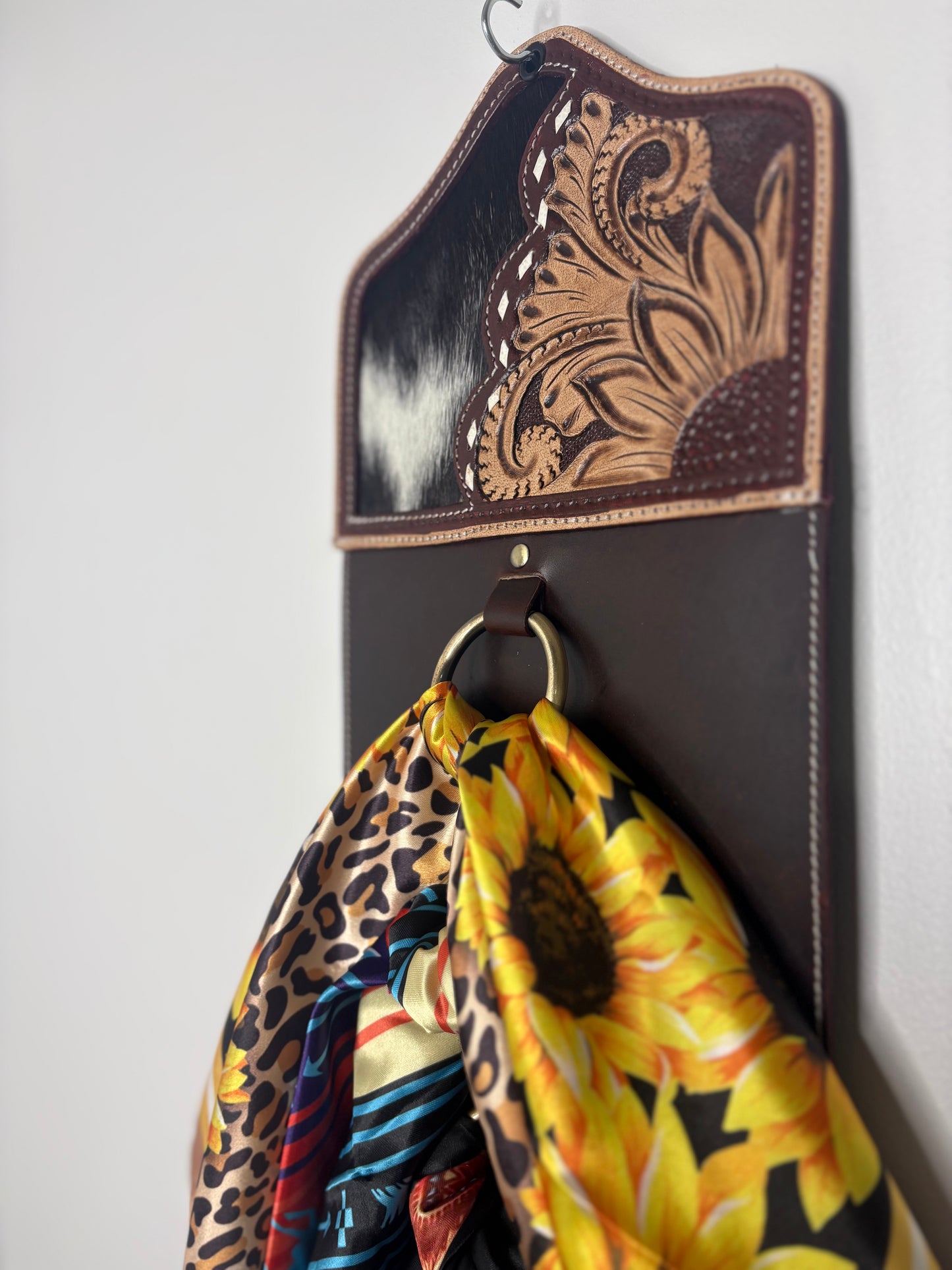 Prairie Cowhide 5-Ring Scarf Holder