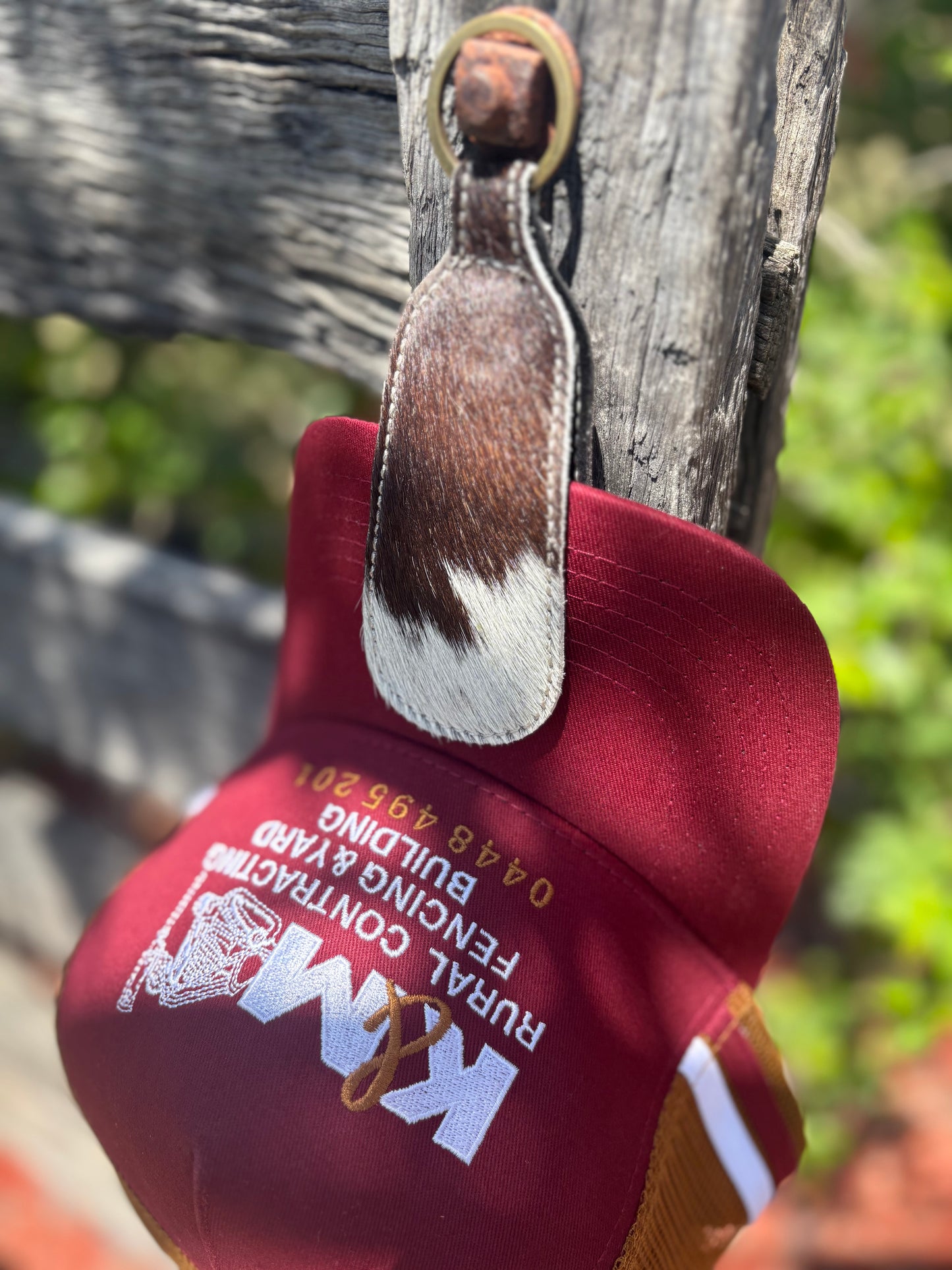 The Hat Wrangler - Magnetic Hat Clip (Cowhide)
