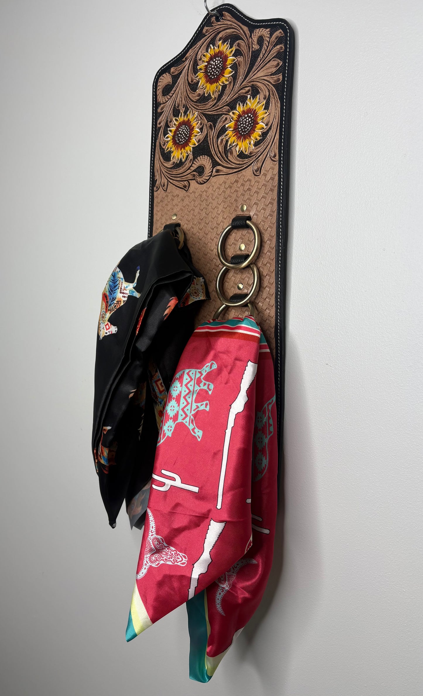 Sunflower Saddle - 10 Ring Scarf Holder