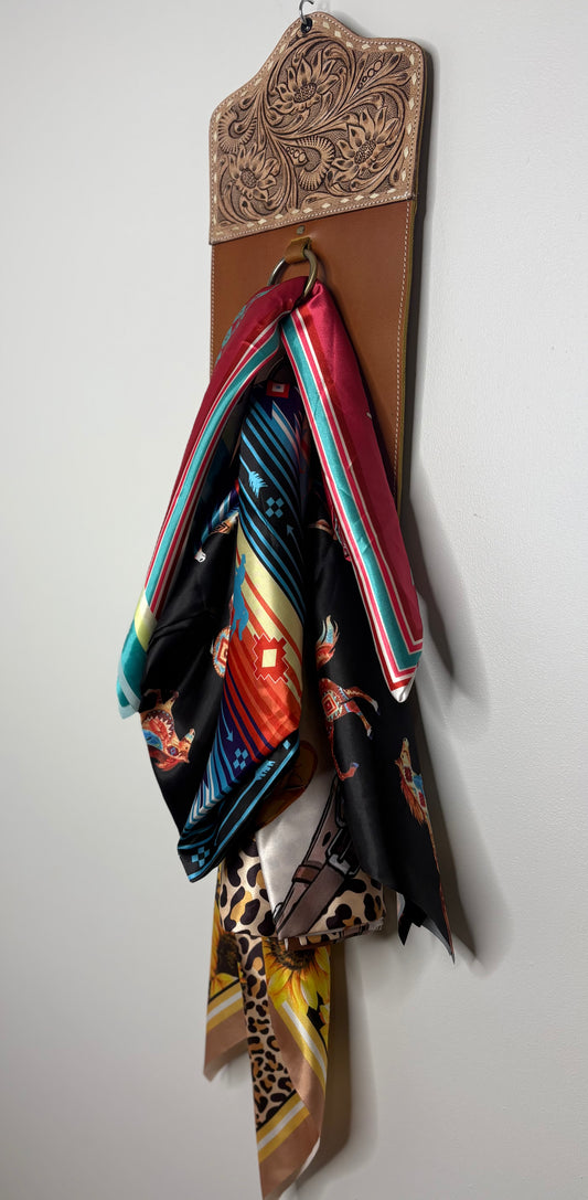 Stockman Floral 5-Ring Scarf Holder