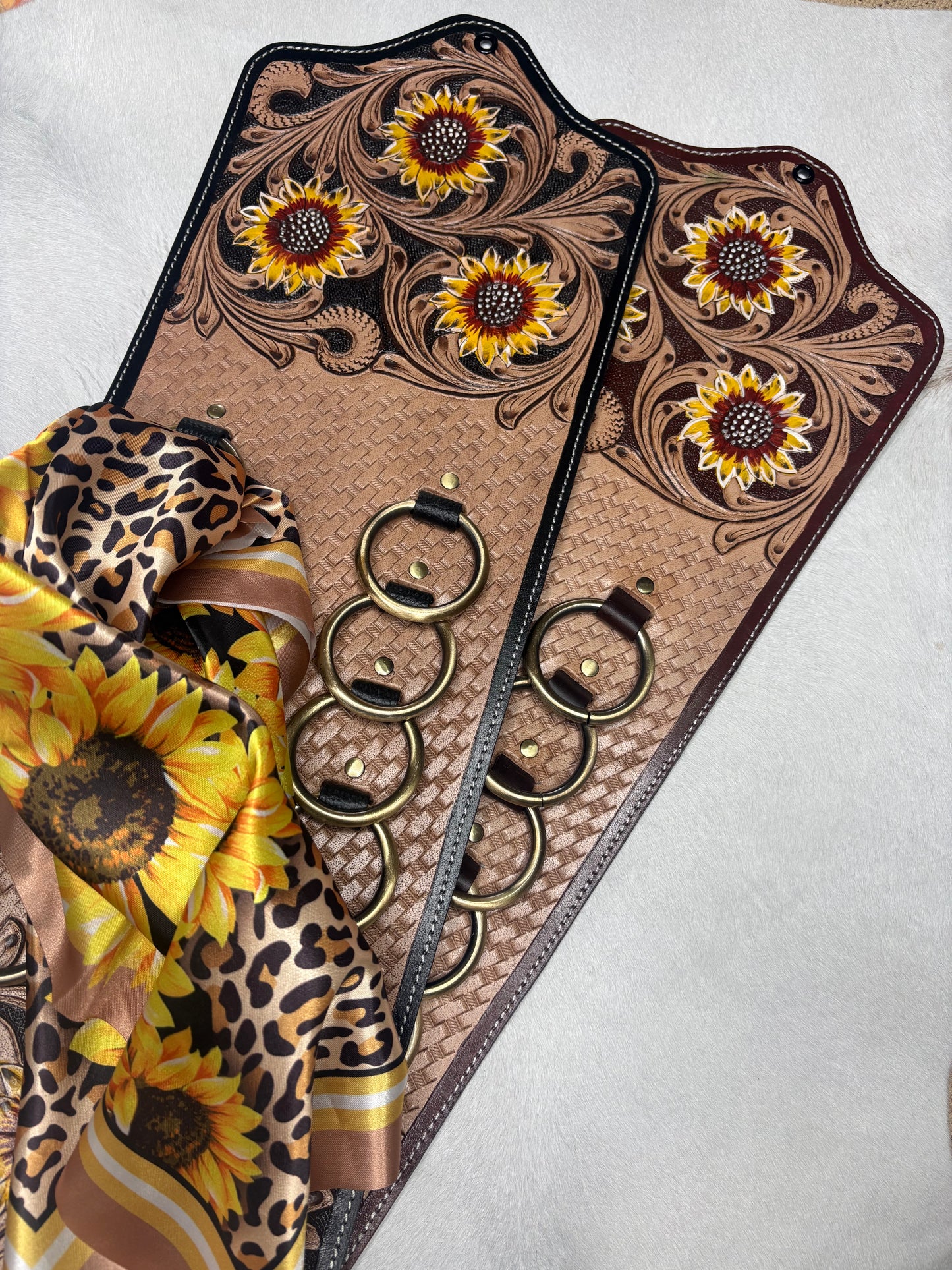 Sunflower Saddle - 10 Ring Scarf Holder